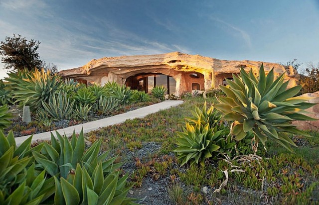 Az igazi Flintstones ház a Californiai Malibuban