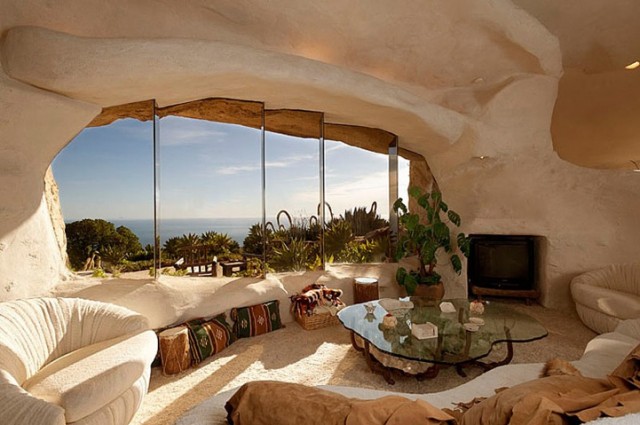 Az igazi Flintstones ház a Californiai Malibuban